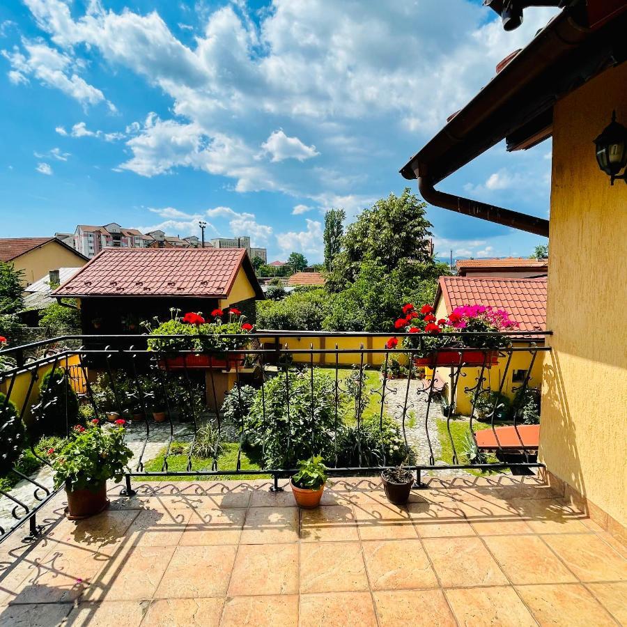 Leto House Apartment Targu Jiu Exterior photo