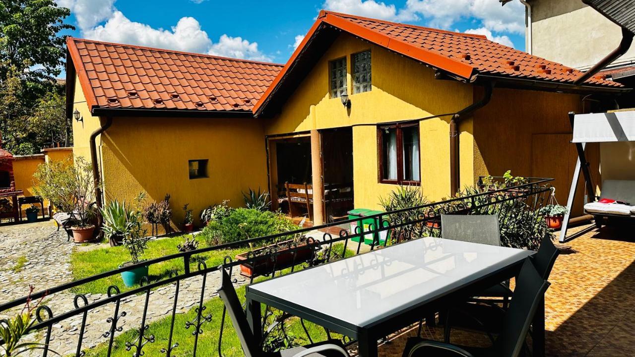 Leto House Apartment Targu Jiu Exterior photo